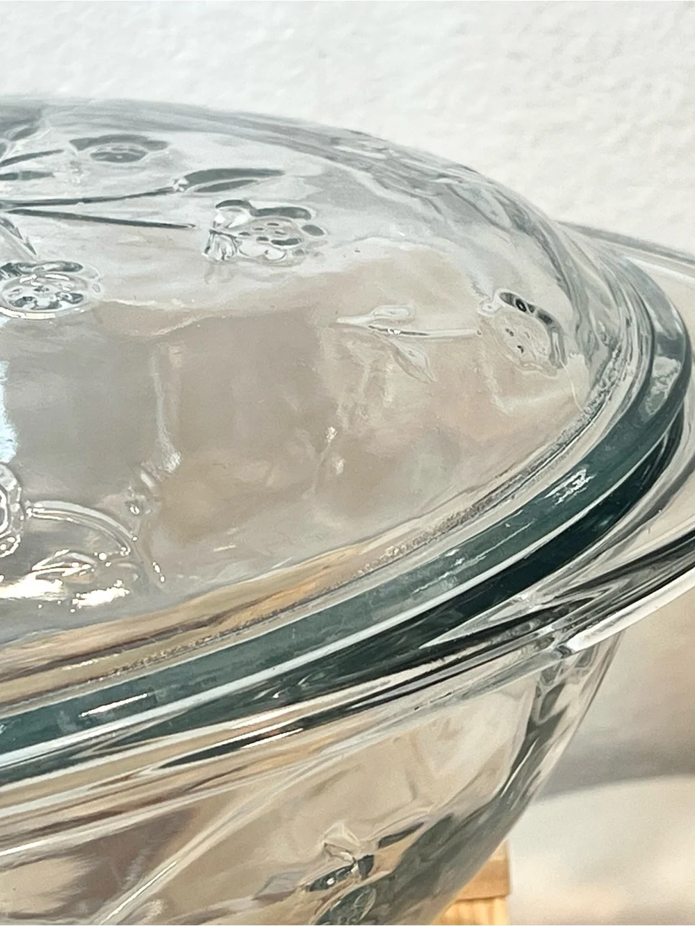 Anchor Hocking “Savannah” Clear Glass Lidded 2-Qt Casserole Dish | Embossed